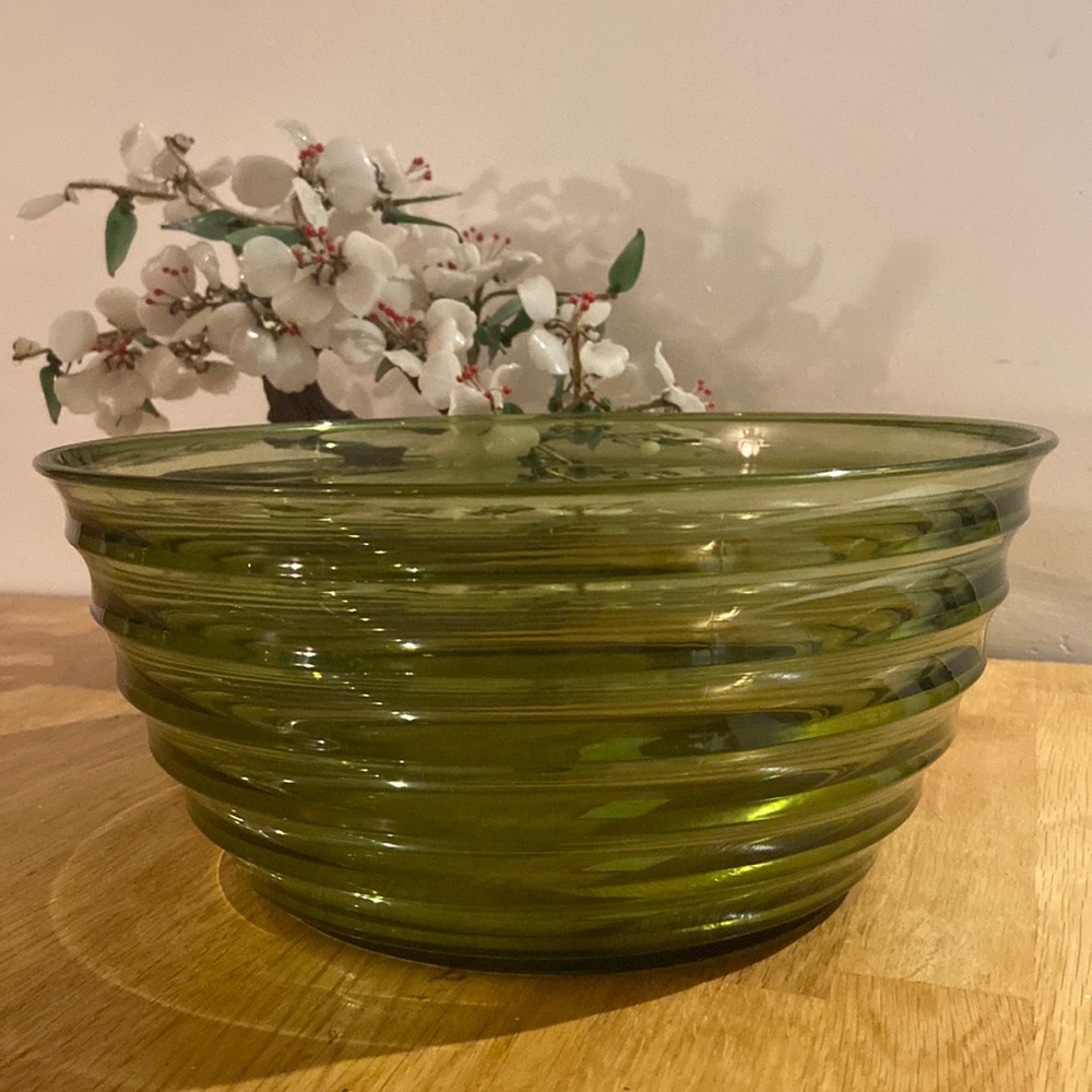 Plastic Ribbed Bowl